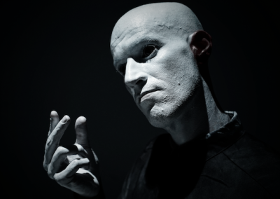 ibodies 4-6/9 THE VALLEY OF THE WORLD