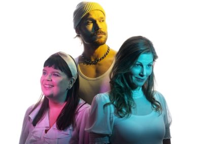 Man Must Sing 16-19/4 VART TOG ALLA VETTIGA HETEROKARLAR VÄGEN?