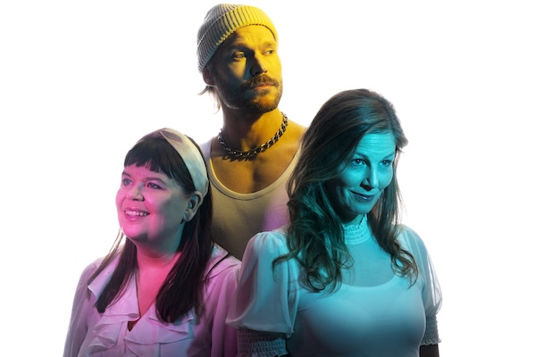 Man Must Sing 16-19/4 VART TOG ALLA VETTIGA HETEROKARLAR VÄGEN?